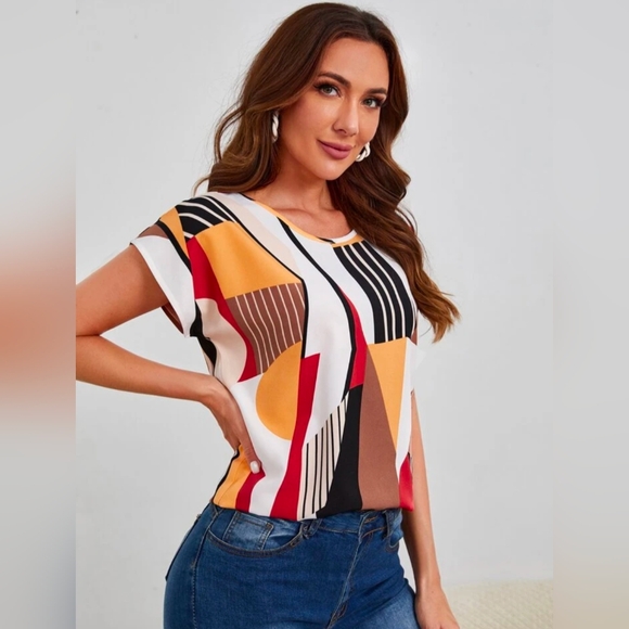 SHEIN Tops - 5/$20 Geometric Print Women's Top Excellent Used Condition